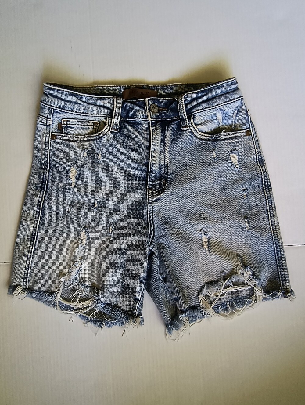 Judy Blue "Boy Crazy" Mineral Wash Light Distressed Ripped Boyfriend Shorts SML